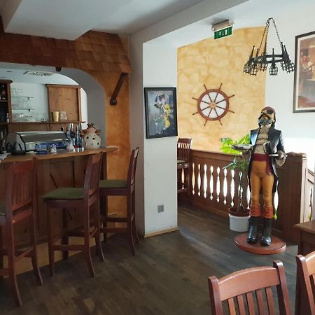 Pirates Hotel Hainburg an der Donau Eksteriør bilde