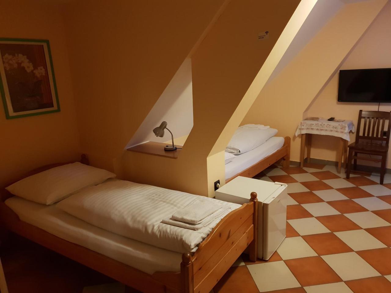 Pirates Hotel Hainburg an der Donau Eksteriør bilde