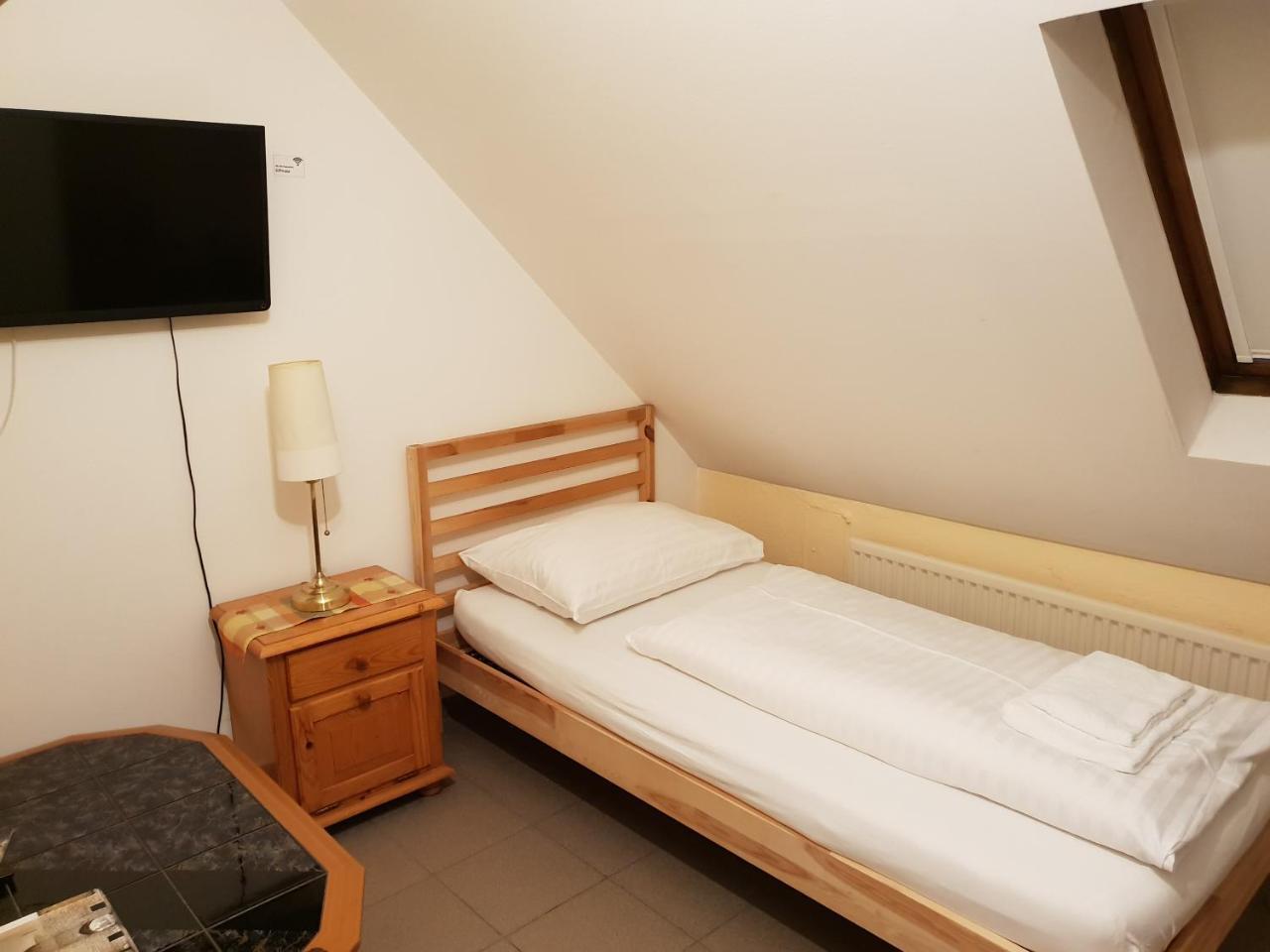 Pirates Hotel Hainburg an der Donau Eksteriør bilde