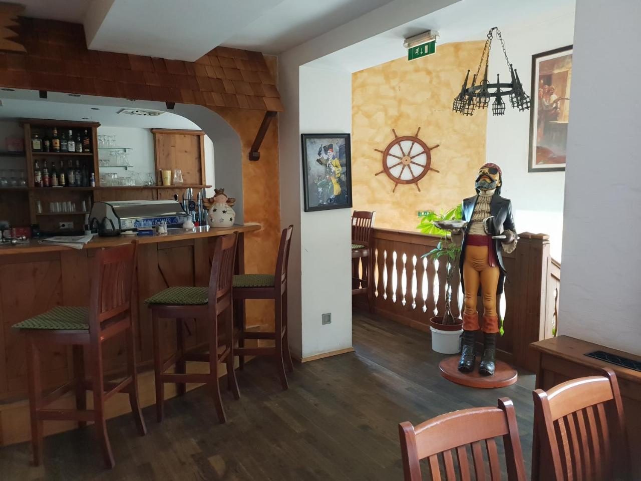 Pirates Hotel Hainburg an der Donau Eksteriør bilde